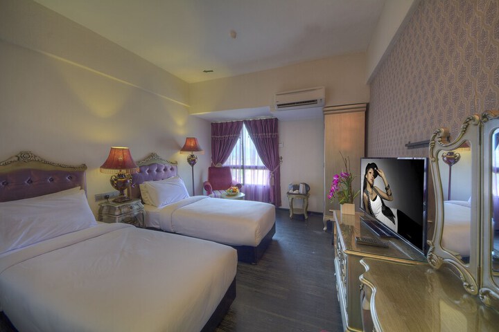 Room 20 of 33