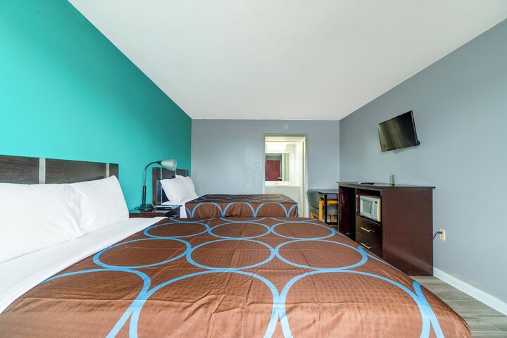 Room 30 of 76