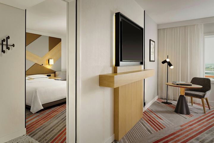 Room 10 of 90