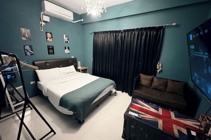 Room 21 of 40