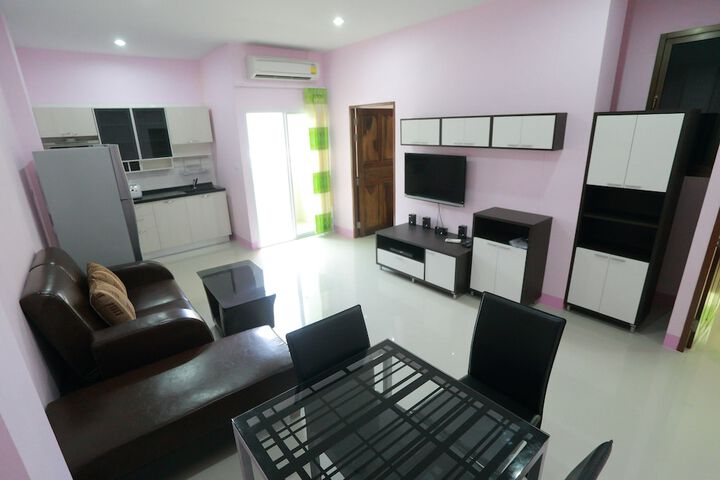 Room 8 of 18