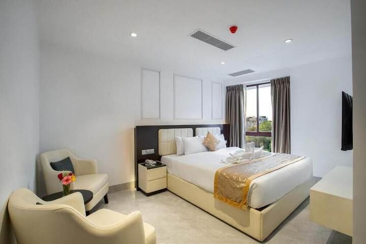 Room 4 of 20