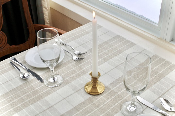 Dining 34 of 46