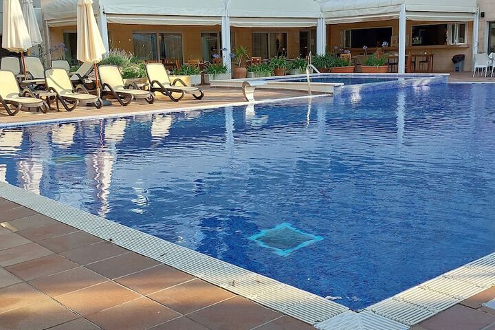 Pool 32 of 59