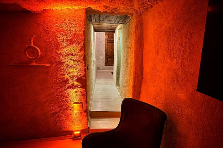 Room 14 of 108