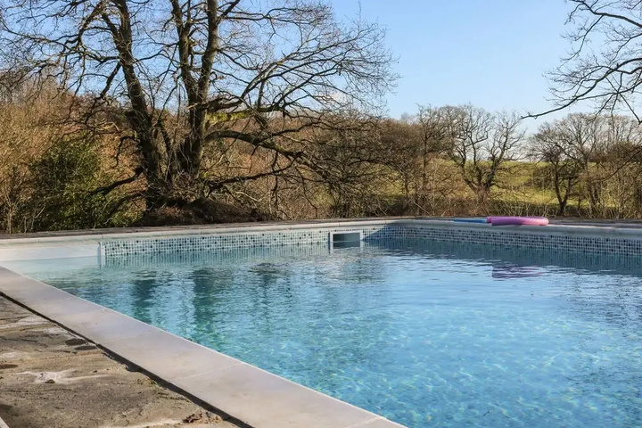 Pool 3 of 4