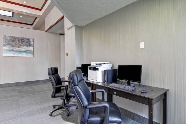Business Center 86 of 91