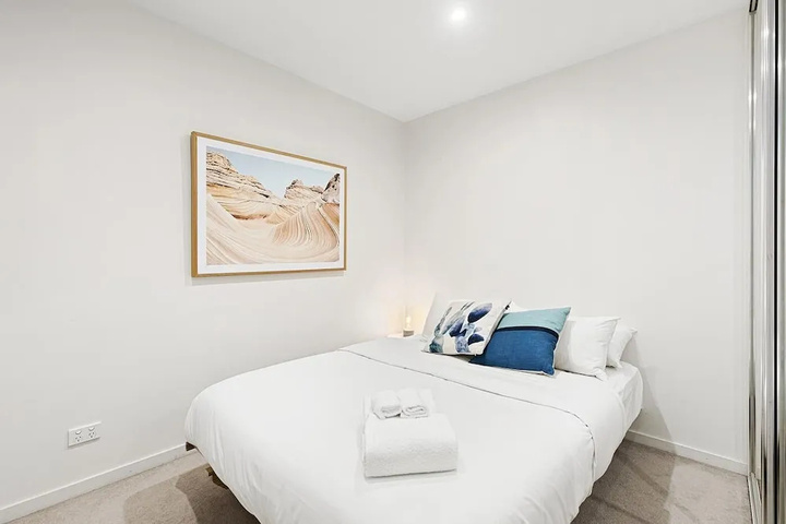 Room 4 of 13