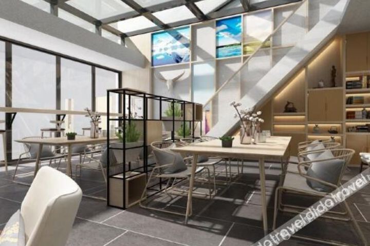 Hotel Interior 6 of 25