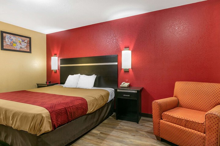 Room 14 of 27