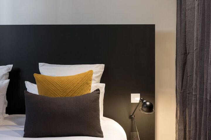 Room 83 of 780