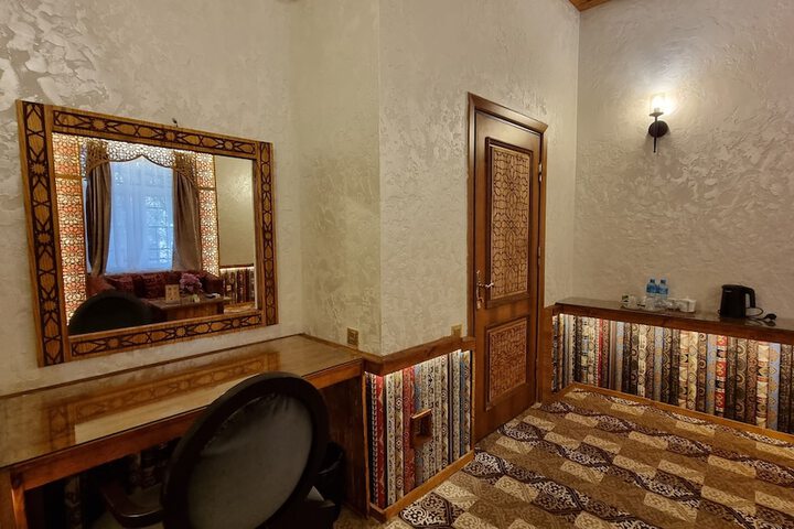 Room 9 of 140