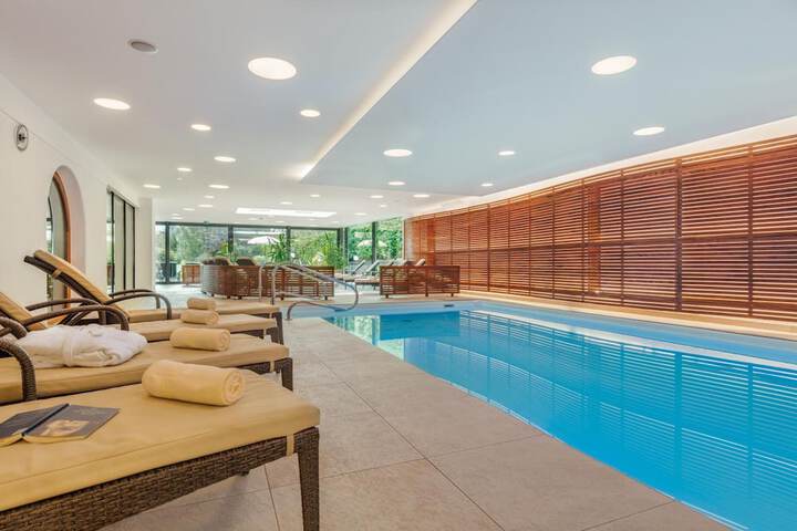Pool 24 of 50