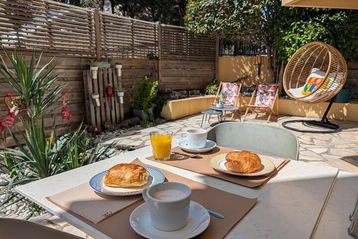 Breakfast/Coffee Service 57 of 92