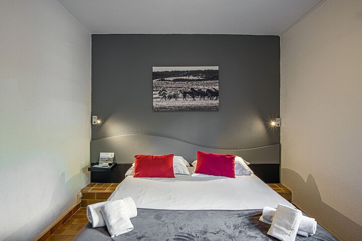 Room 3 of 61