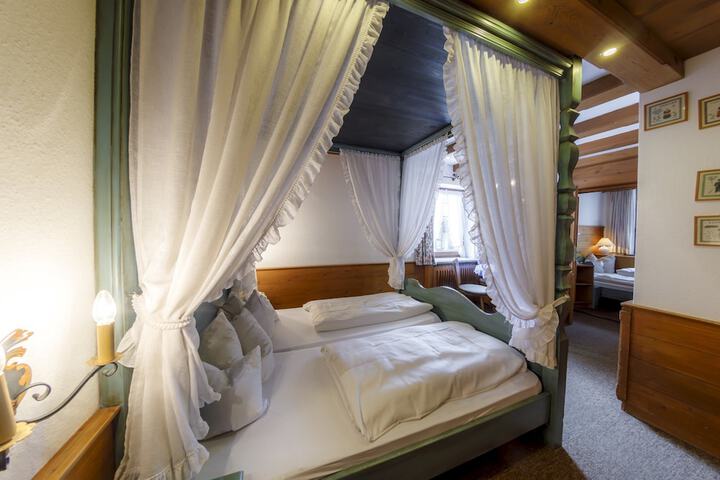 Room 20 of 79
