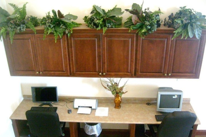 Business Center 28 of 37