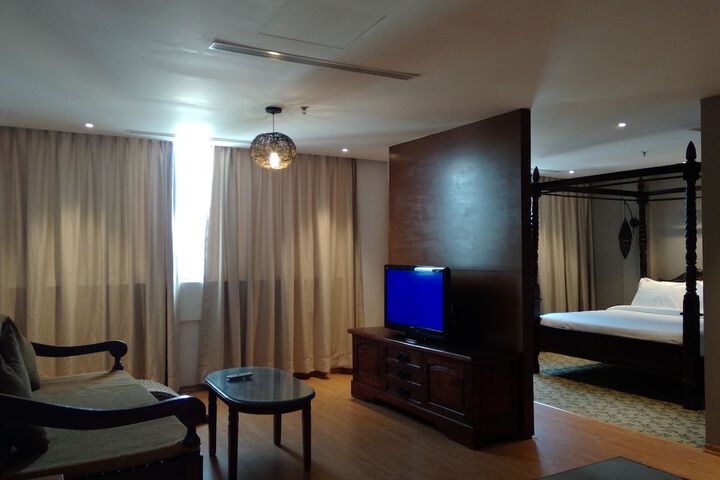 Room 17 of 32