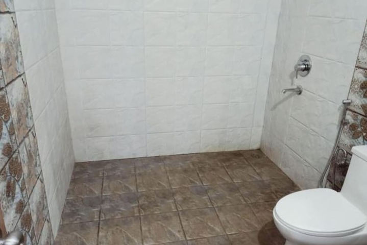 Room 4 of 6