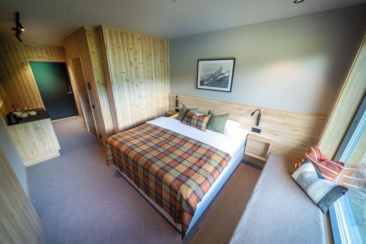 Room 9 of 107