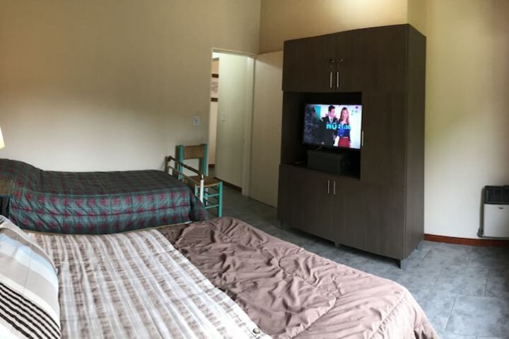 Room 4 of 33