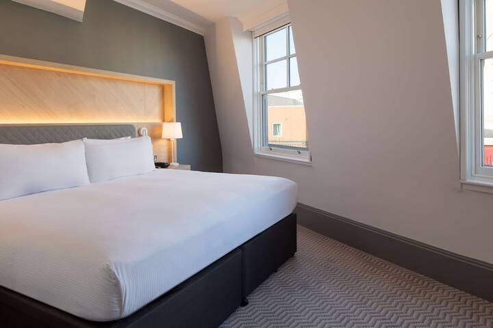 Room 20 of 103