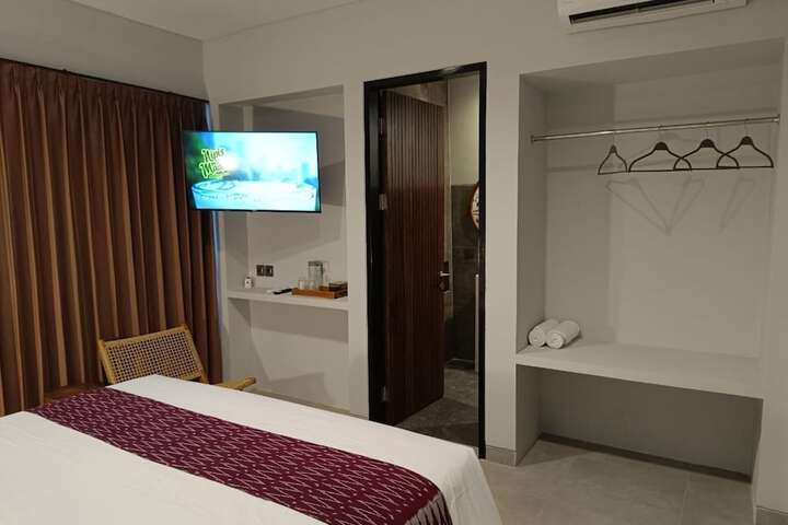 Room 6 of 96