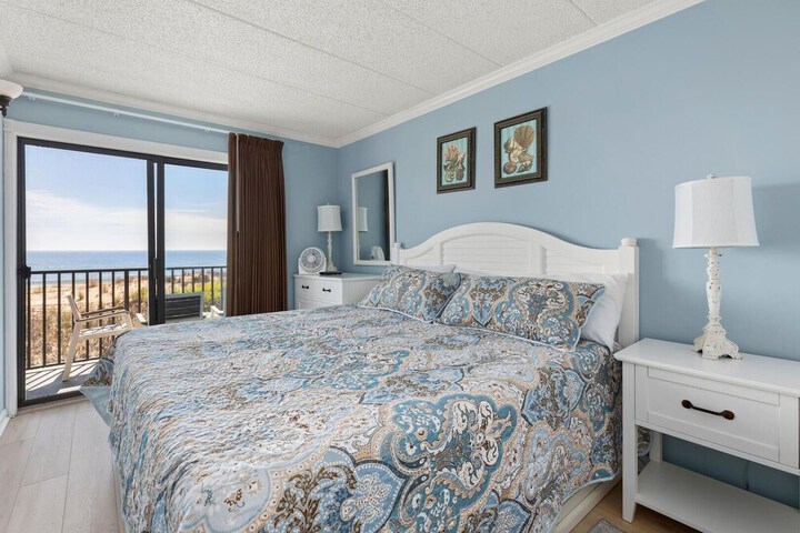 Room 2 of 33