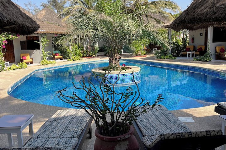 Pool 25 of 32