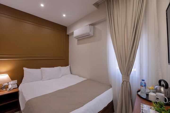 Room 40 of 74