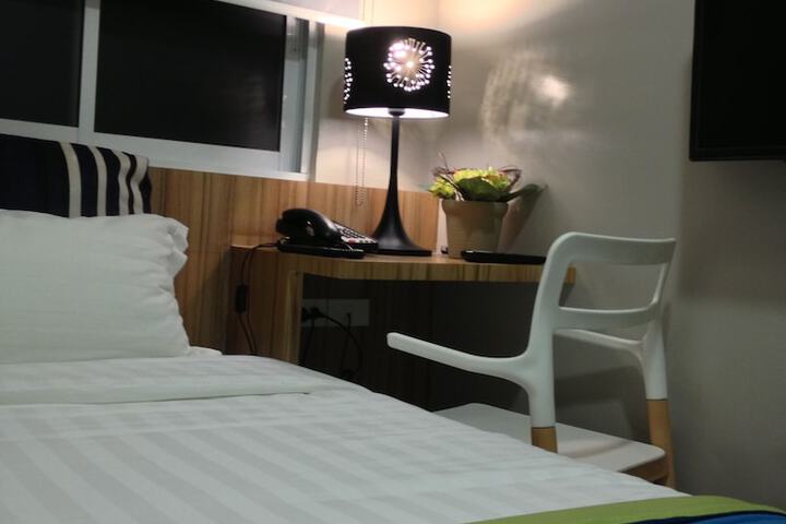 Room 4 of 41