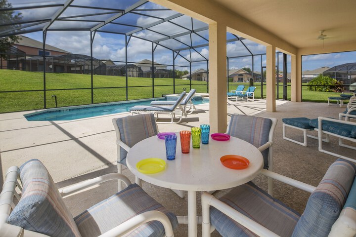 Pool 20 of 38