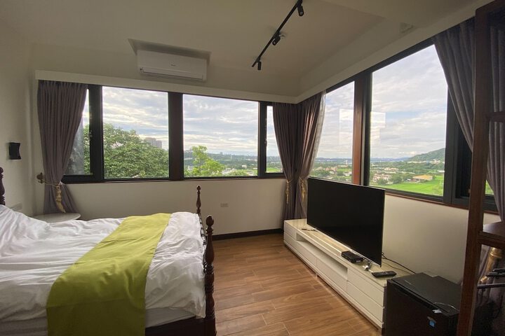 Room 26 of 37