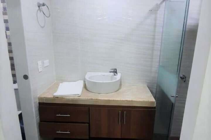 Room 8 of 11