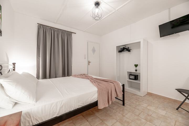 Room 10 of 29