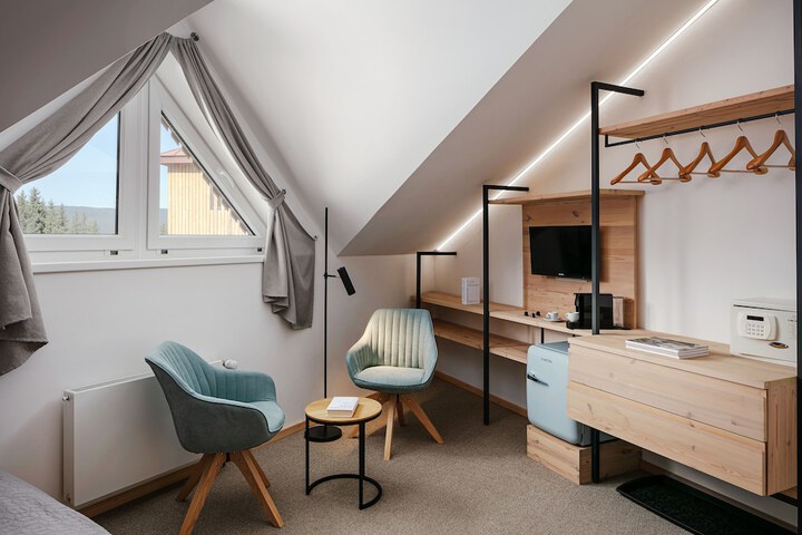 Room 16 of 54