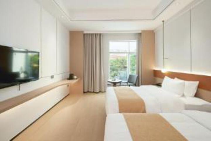 Room 9 of 11