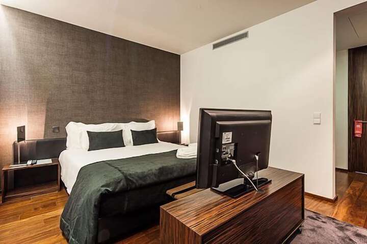 Room 7 of 30