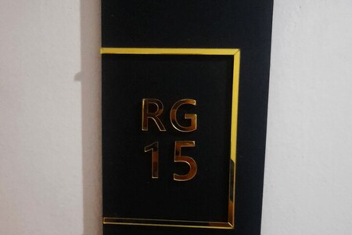 Room 23 of 28