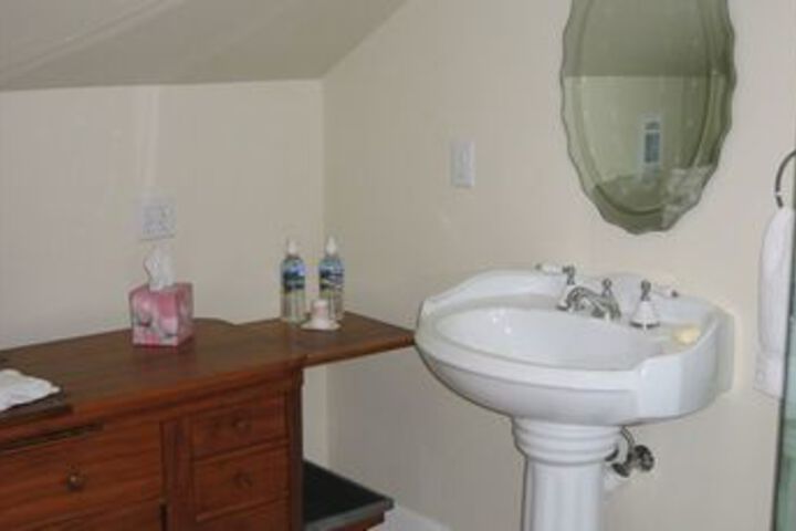 Room 2 of 17