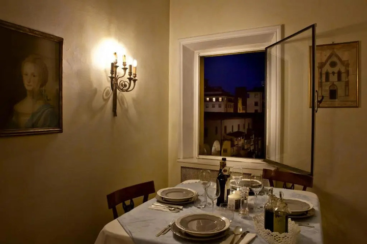 Dining 15 of 17