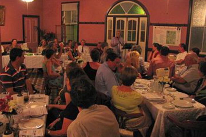 Dining 2 of 4