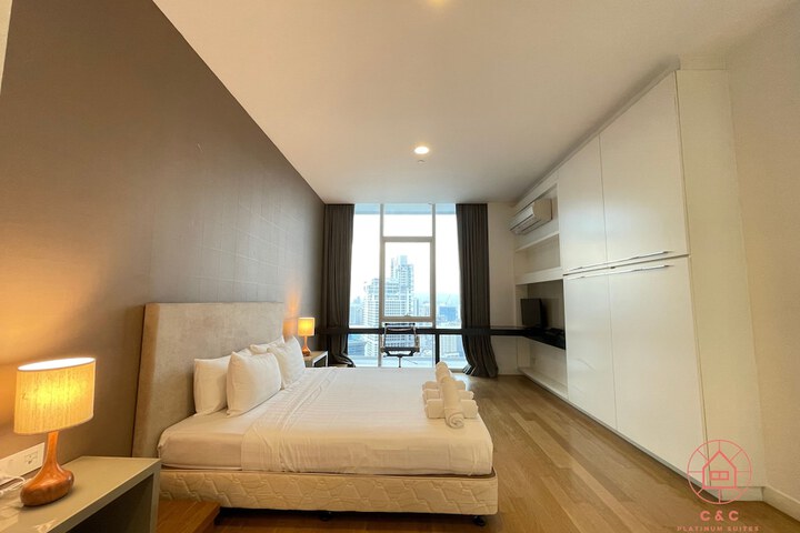Room 28 of 93