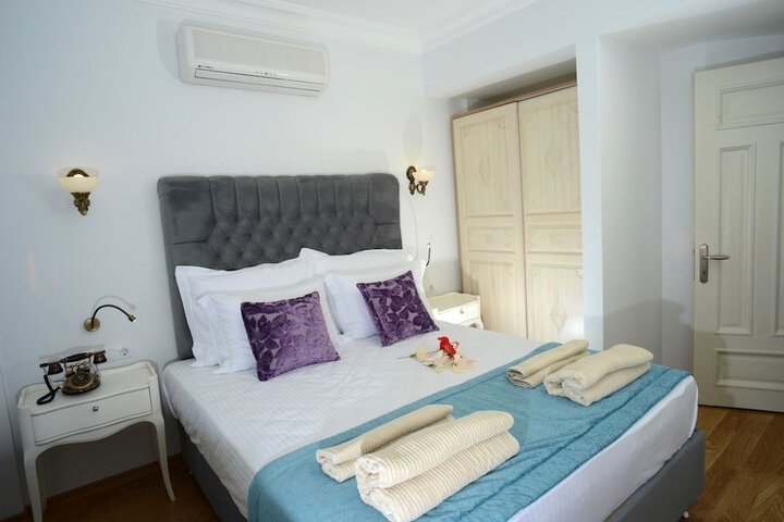 Room 13 of 68
