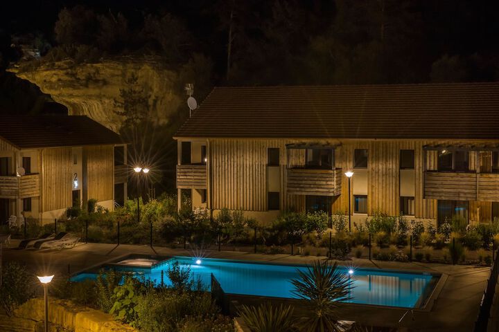 Hotel Pool