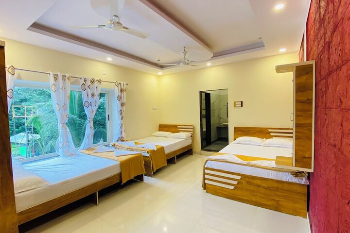 Room 3 of 34