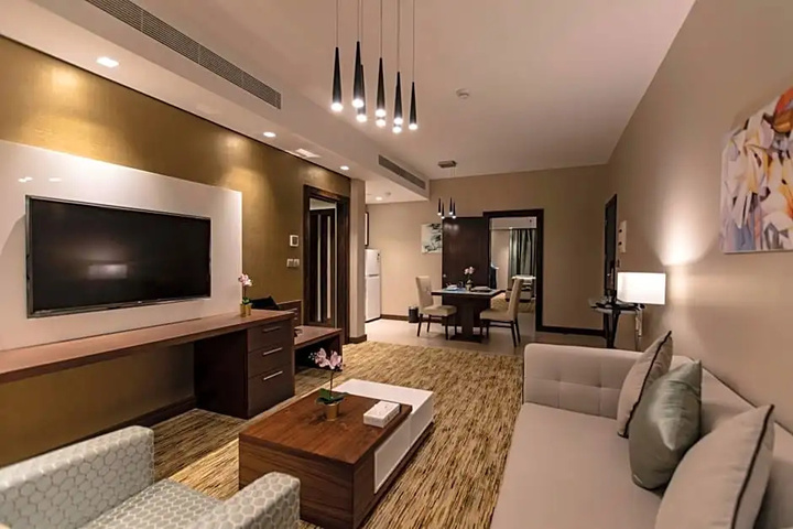 Room 4 of 17