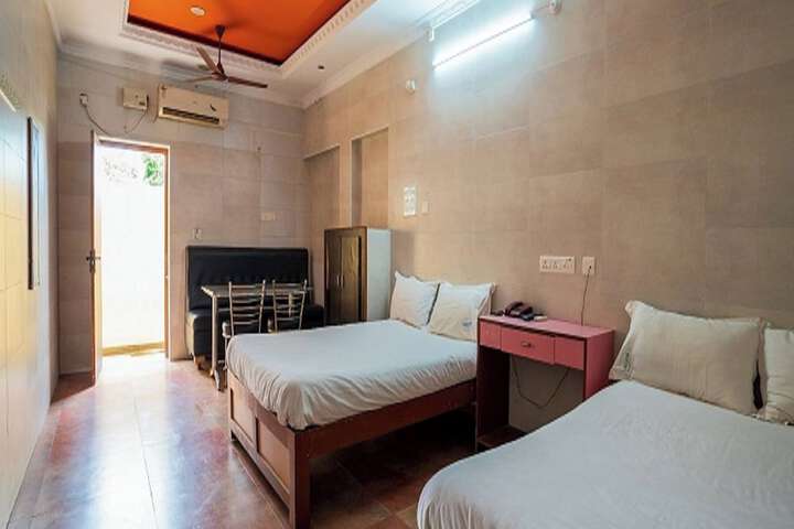 Room 2 of 18