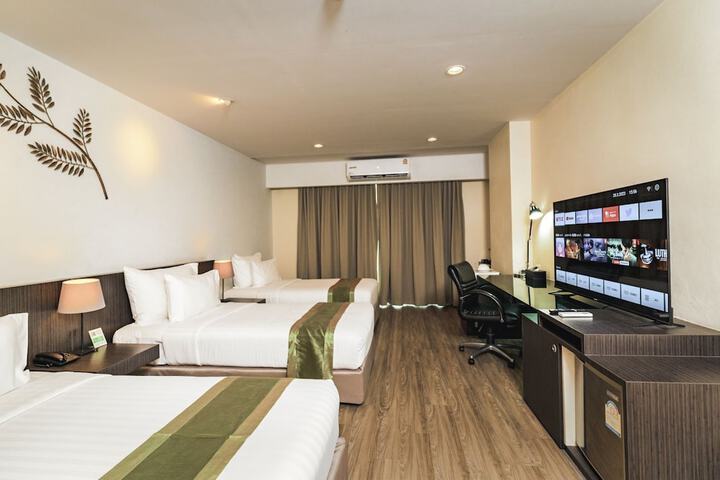 Room 13 of 34