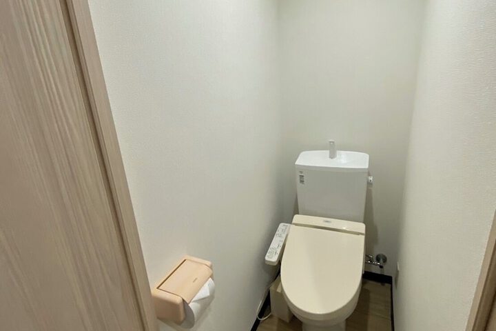 Room 5 of 10